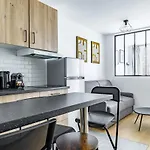 아파트 Comfortable , Porte-doree District, 파리