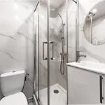 Comfortable , Porte-doree District, 아파트
