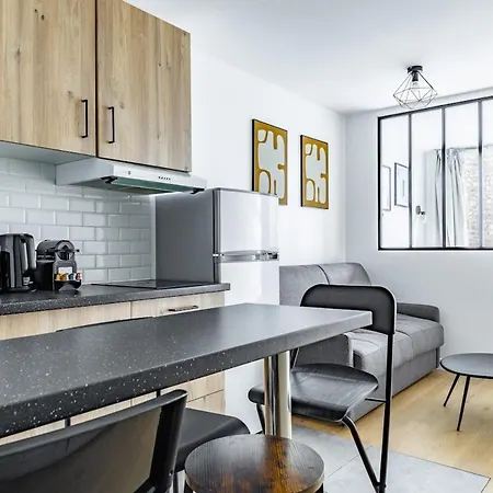 דירה Comfortable , Porte-doree District, פריז
