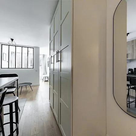 Comfortable , Porte-doree District, * פריז