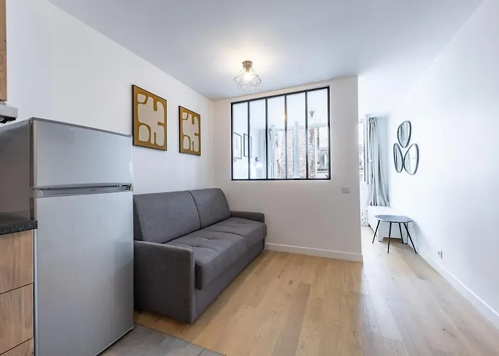 Appartement Comfortable , Porte-doree District,