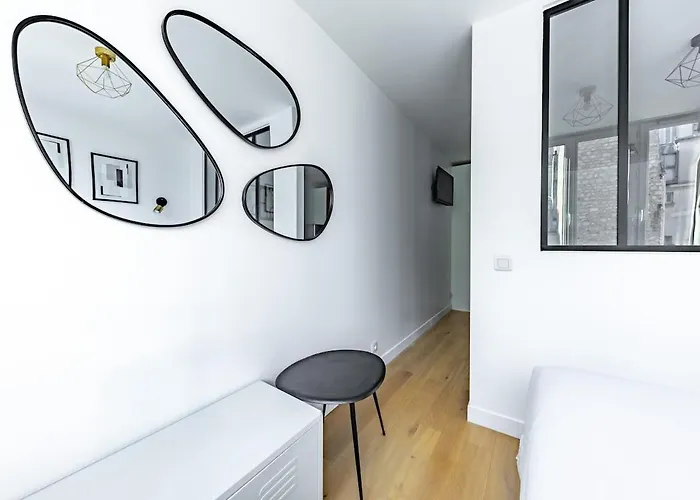 Appartement Comfortable , Porte-doree District,