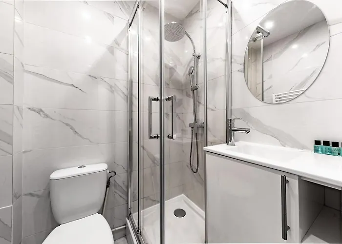 Comfortable , Porte-doree District, Appartement
