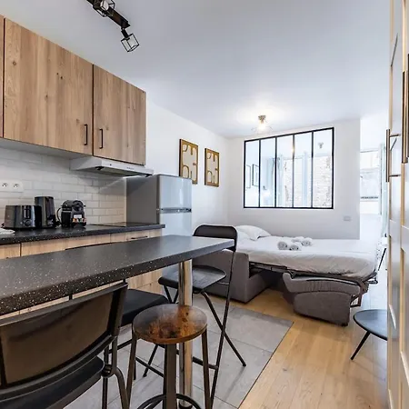 Comfortable , Porte-doree District, Paris