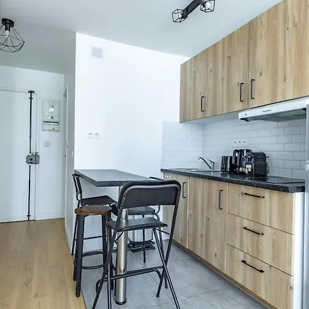 Lägenhet Comfortable , Porte-doree District, *