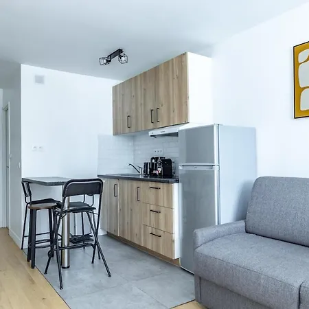 Comfortable , Porte-doree District, Paris