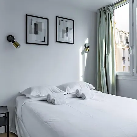 Comfortable , Porte-doree District, Lägenhet Paris