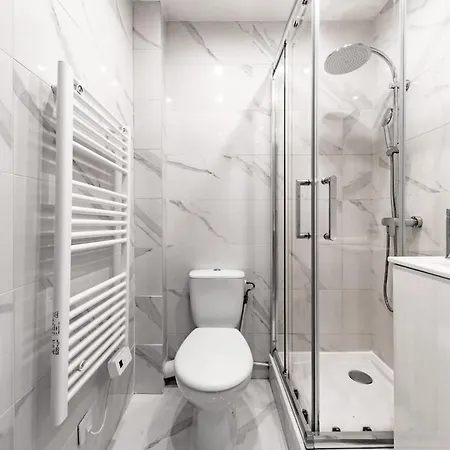 Lägenhet Comfortable , Porte-doree District,