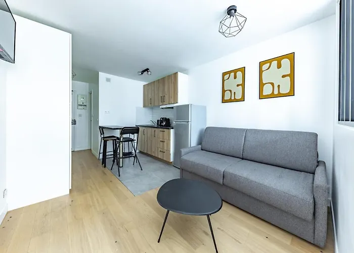 Comfortable , Porte-doree District, アパート パリ