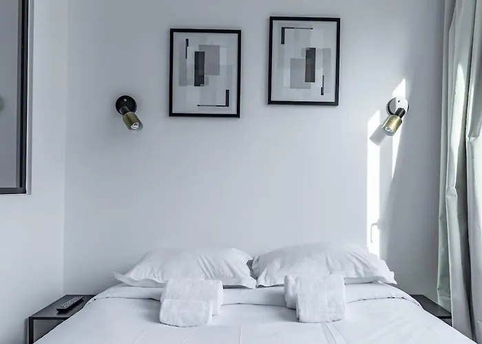 Comfortable , Porte-doree District, * パリ