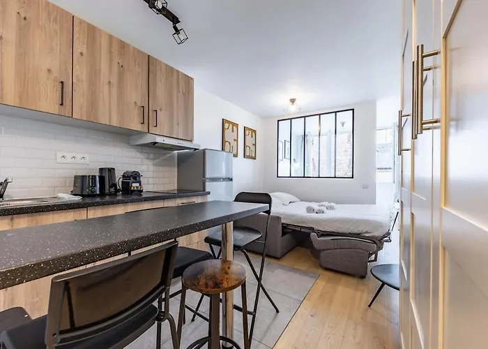 Comfortable , Porte-doree District, Paris
