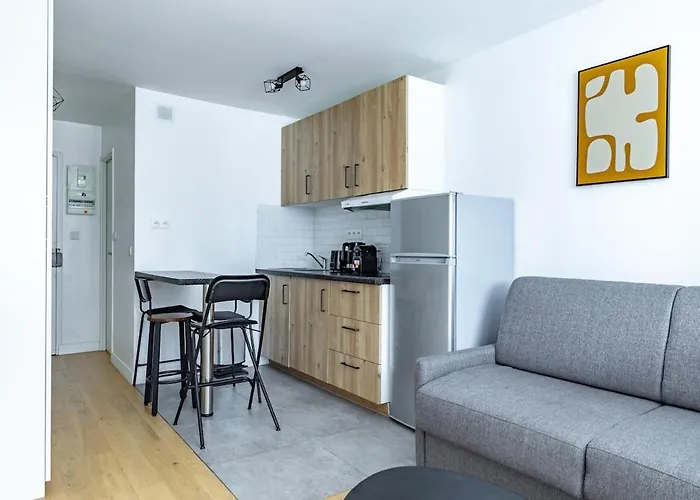 Lägenhet Comfortable , Porte-doree District, *