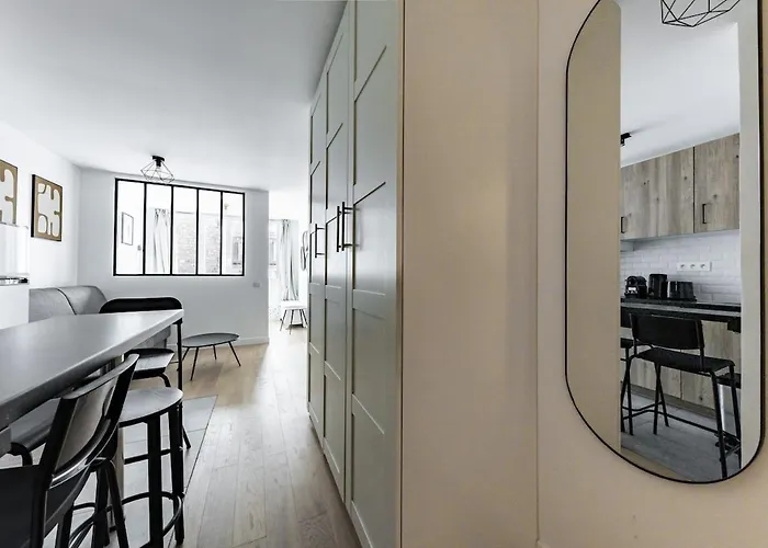 Comfortable , Porte-doree District, * Paris